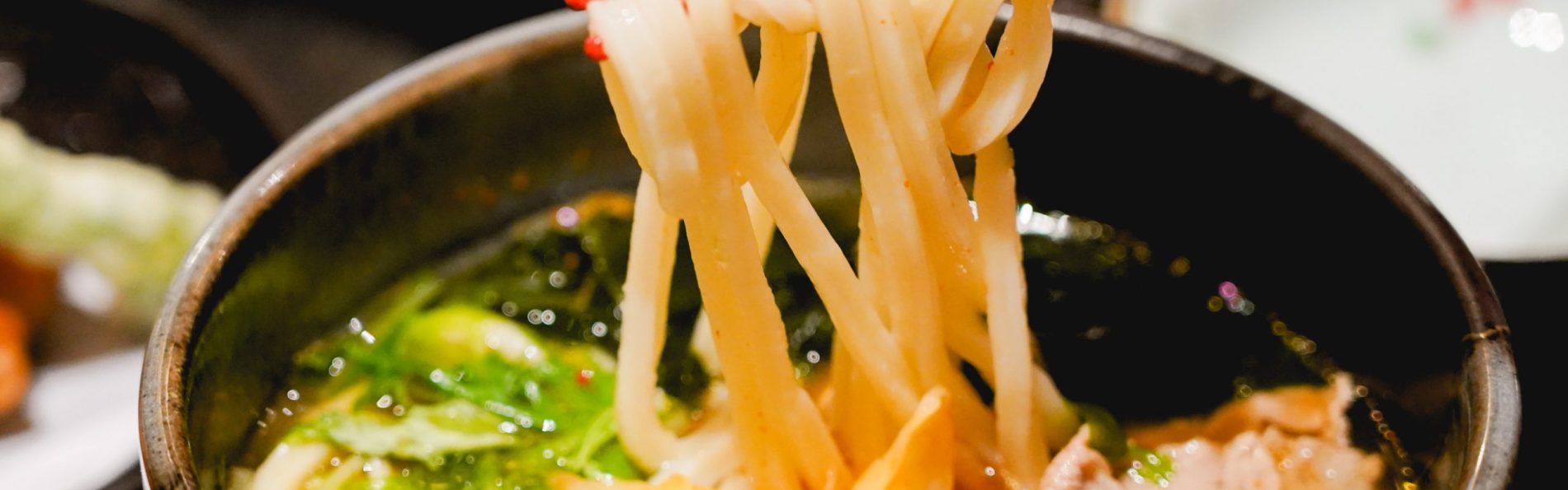 一麵入魂!炎熱夏天來微風南山點碗Q彈日式烏龍麵吧:四國讃岐烏龍麺天麩羅専門店-微風南山店
