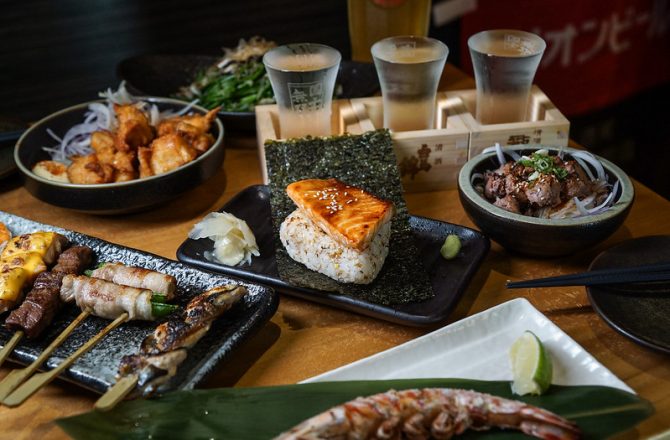 永和深夜食堂｜飲んで飲んで串燒居酒屋：喝吧喝吧～居酒屋也能嚐到生魚片等日料,運動賽事轉播 @捷運永安市場美食.捷運頂溪美食.永和居酒屋