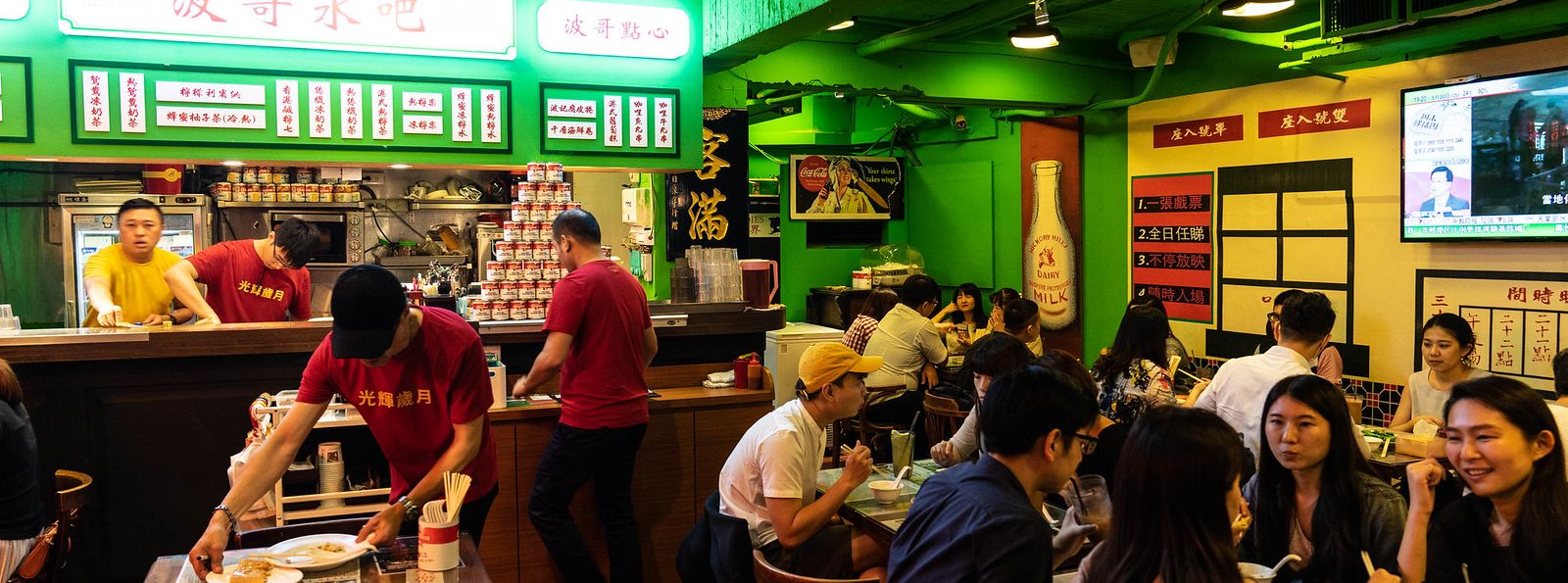 台北茶餐廳｜波記茶餐廳：正港港式茶餐廳、濃濃港式氛圍、特色公仔麵.冰火波蘿包.西多士.港式粥品＠捷運忠孝敦化餐廳.東區茶餐廳