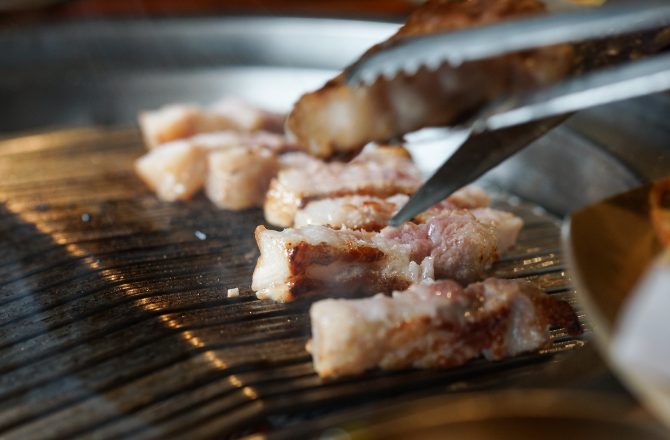 台北信義燒肉｜Meat Love 橡木炭火燒肉：韓國烤肉推薦 、窗外望去飽覽101大樓景色＠捷運台北101/世貿站美食.信義區美食.韓式料理