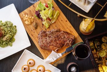 台北餐酒館｜Elfin 精靈餐酒館：招牌浮誇系調酒、摩天輪三層點心架，一上桌就搶光相機底片@忠孝復興美食. Elfin Restaurant & Lounge