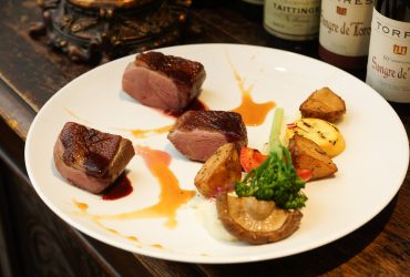 台北包廂餐廳｜Bagel Bagel Cafe Bar： 台北最佳美食美酒私人聚會、藏在地下室的歐洲酒窖、尾牙春酒包場推薦@捷運松江南京美食