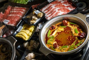 南京三民美食｜民生社區火鍋，新型態火鍋超市、涮涮鍋，日本和牛高級食材百元價，民生社區火鍋_沐樺頂級肉品火鍋超市