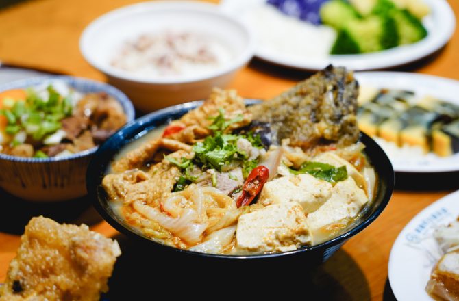 嘉義美食｜林聰明沙鍋魚頭總店：嘉義必吃砂鍋魚頭，必點隱藏版太陽蛋魯肉飯