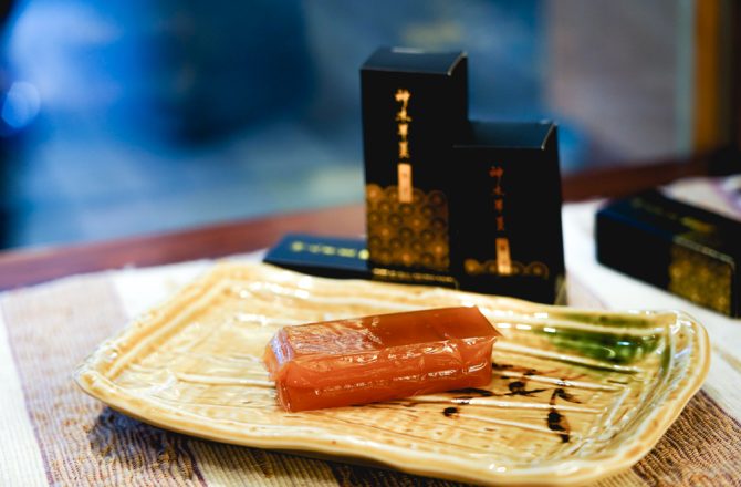嘉義伴手禮｜新台灣餅舖：百年老店，嘉義人都來這買伴手禮～神木羊羹及爆餡麻糬必買