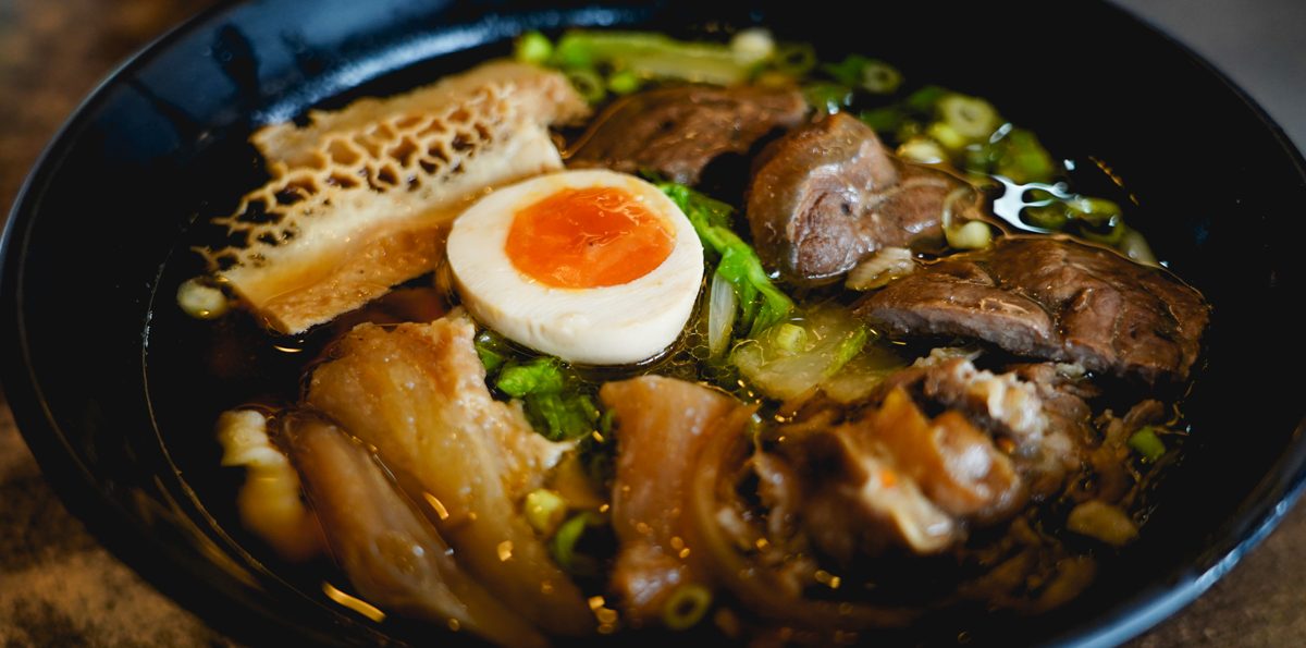 嘉義牛肉麵推薦｜半畝田北方麵食館：2014年台北牛肉麵節的創意組冠軍，CP值超高三寶麵
