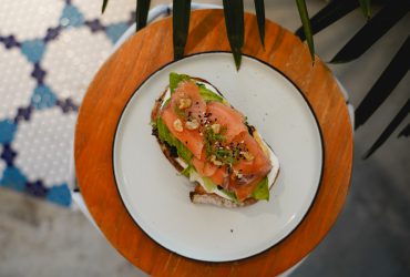 台北信義區咖啡廳｜TAMED FOX 仁愛店：文青風健康餐早午餐，酪梨控必來，寵物友善（已搬家）