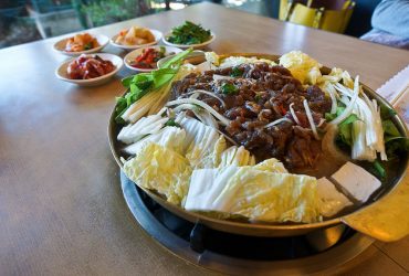 [食記]天母 知名在地老店 銅盤烤肉 超彭湃海鮮煎餅 石鍋拌飯 – 高麗味韓國烤肉