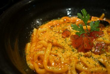 [日本|食記]東京散步 逛街天堂竹下通 創意烏龍麵 日式和風與義大利風的結合-伊呂波うどん