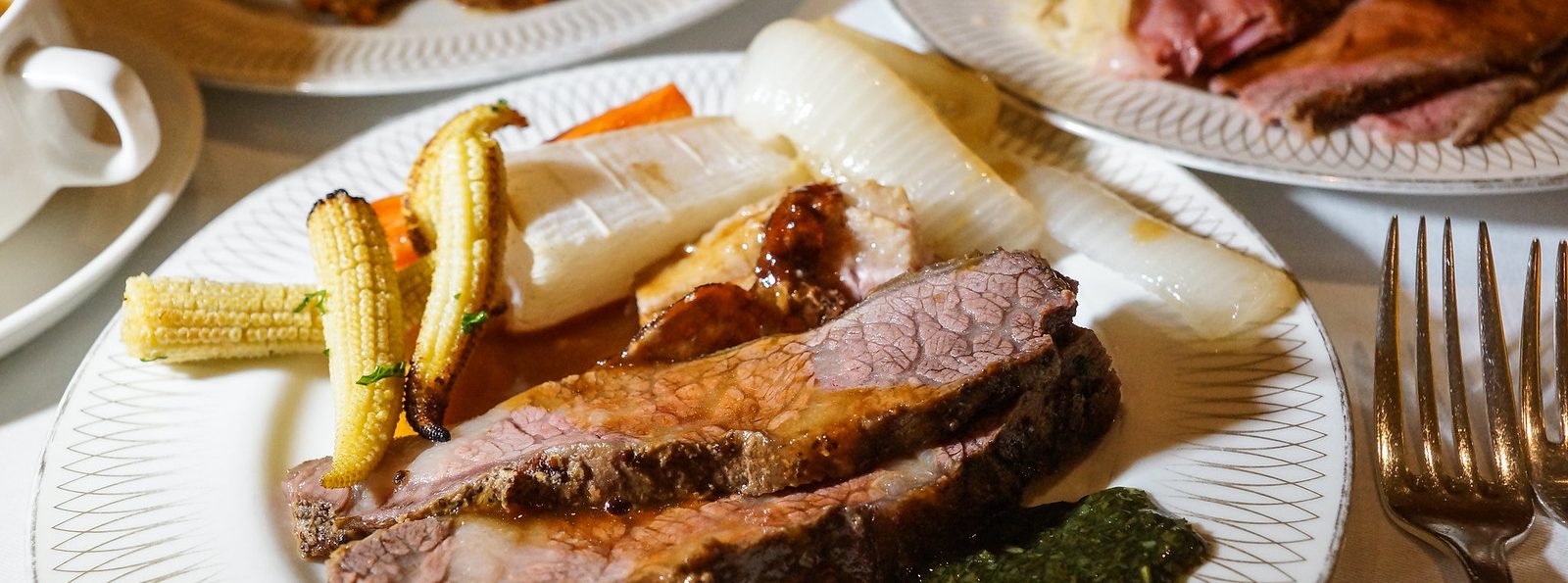 信義區|君悅酒店歐陸現切肉食自助饗宴,多樣肉品Buffet吃到飽,滿足大口吃肉暢快感-茶苑Cha Lounge